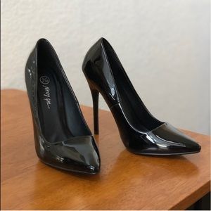 Nasty Gal • Pointed Toe Black Court High Heel